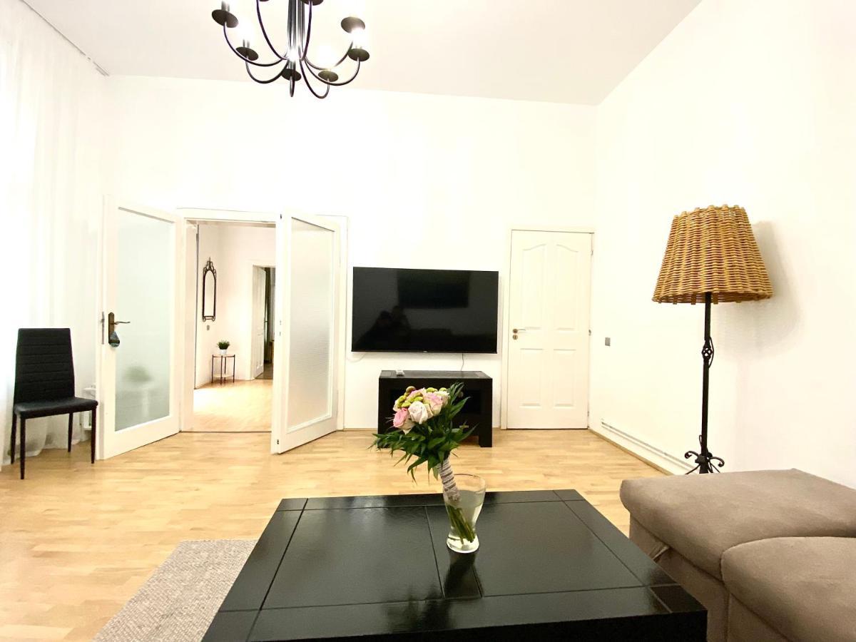 Republique Family Apartment Braşov Eksteriør bilde