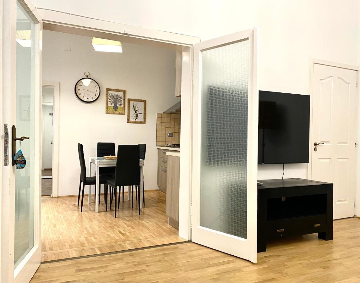 Republique Family Apartment Braşov Eksteriør bilde